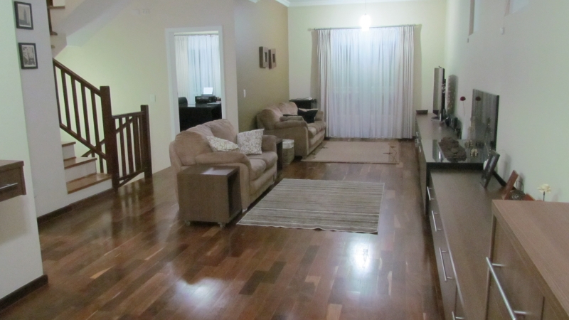 Casa à venda Aldeia da Serra com 279m² e 3 quartos por R$ 1.080.000 - 286134080-Sala principal (2).JPG